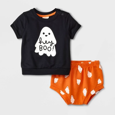 Baby 2pc 'Hey Boo' Sweatshirt & Shorts Set - Cat & Jack™ Black 4 Baby 2pc 'Hey Boo' Sweatshirt & Shorts Set - Cat & Jack™ Black - Image 4